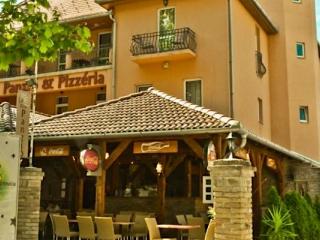 La Riva Hotel, 28 szoba 65 férőhely