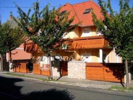Hévízen 4 fős apartman a gyógyfürdőhöz közel