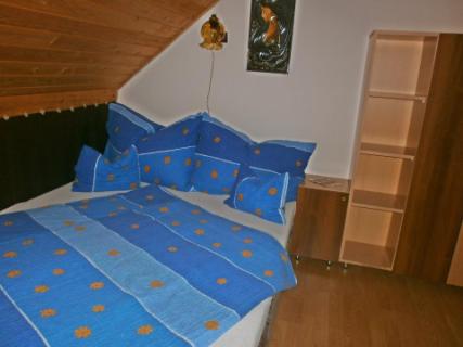 Balatonalmádiban 4 személynek házikó kiadó