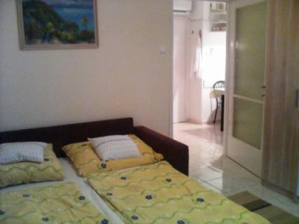 Balatonlellén vízparti apartman kiadó