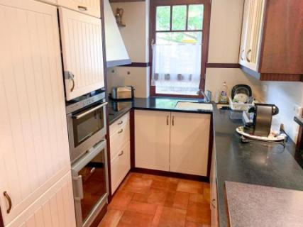 Ikerfél nyaralóvilla kiadó a Balatontól 30 méterre (956)