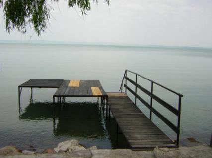 Közvetlen vízparti apartmanok Siófok-Sóston saját stéggel