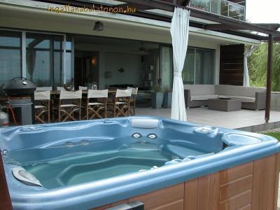 Vízparti, vízközeli balatoni házak kiadók