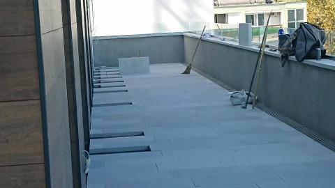 Kőműves munkák és térkővezese.