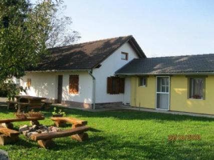 Nyugodt Pihenés a Csicseri Vendégházban