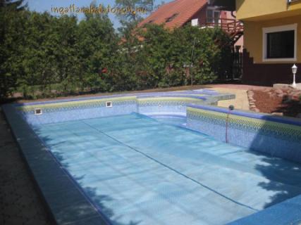 Vízközeli medencés apartmanban szállás max 7 vendégnek (297)