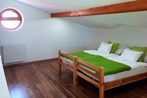 Luxus jakuzzis, vízparti minimál nyaralóvilla kiadó (376)