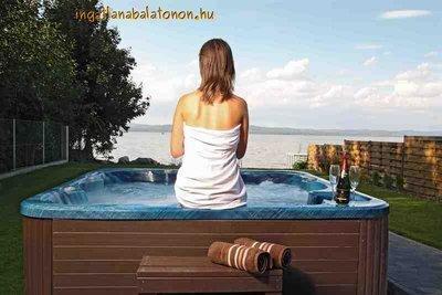 Exkluzív vízparti minimál nyaralóvilla max 12 főnek kiadó (351)