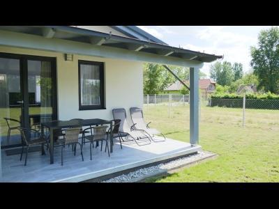 Balatonőszödön önálló nyaraló kiadó (972)