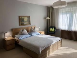 Balatonszemesen önálló nyaraló kiadó (967)