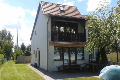 Zamárdi felsőn vízparti szállás max 11 főnek (334)