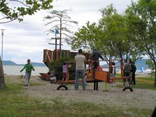 A Balatontól 40 m-re a strandtól 6+1 fős apartman kiadó Balatonfenyves (3)