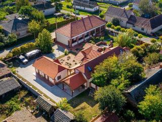 Körösparti Nyár Szent Erzsébet Rendezvényház - 60 000 Ft