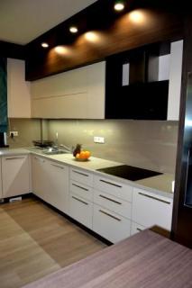 Bútorok tervezése és kivitelezése egyedi igények alapján