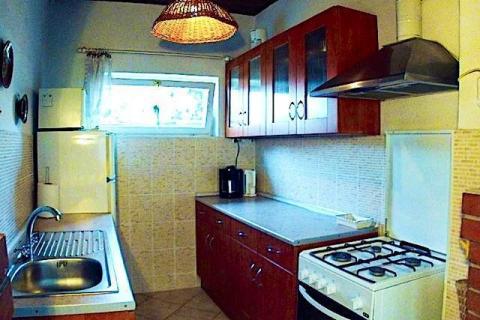 Balatonlellén vízközeli nyaraló max 8+4 főnek (171)