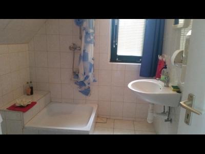 Balatonföldváron 8 fős önálló nyaraló kiadó