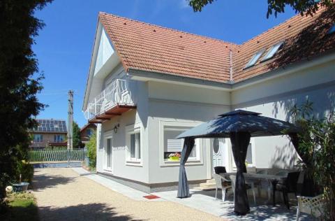 Vera Haus - Balatoni apartmanok 5 percre a strandtól