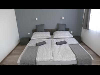 Balatonőszödön önálló nyaraló kiadó (972)