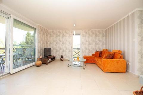 Panorámás, közvetlen vízparti apartman kiadó (976)