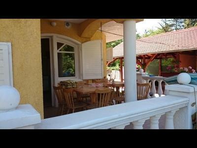 Medencés nyaraló Zamárdiban 16 fő részére (300)