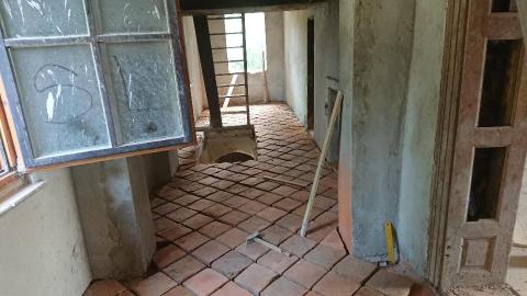 Kőműves munkák és térkővezese.