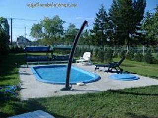 Medencés nyaraló Zamárdiban 16 fő részére (300)