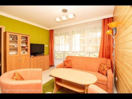 Vízparti apartman kiadó kertkapcsolattal (971)