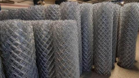 Csőoszlop, betonoszlop, kerítés oszlop, drótfonat, vadháló