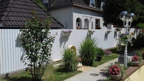 Műanyag kerítés-, kapu-, korlátelemek közvetlenül a gyártótól eladók