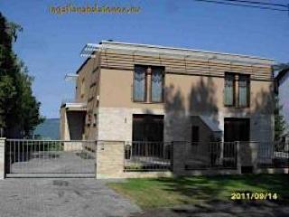 Exkluzív minimál nyaralóvilla kiadó saját partszakasszal (350)