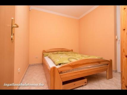 Vízparti, panorámás apartman kiadó (139)