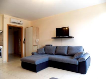 Hullám Üdülőparkban vízközeli apartman kiadó