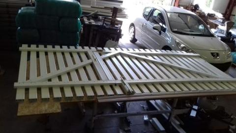 Műanyag kerítés-, kapu-, korlátelemek közvetlenül a gyártótól eladók