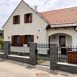 Kaktusz Ház, 1 apartman 9 férőhely