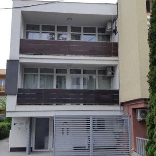 T8 Apartmanok, 1 apartman 4 férőhely