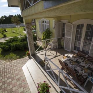 Dió Apartmanok, 5 apartman 32 férőhely