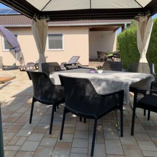 Fullhouse Apartmanház, 1 apartman 8 férőhely