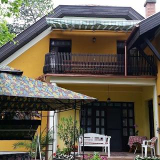 Four Flowers Apartman, 4 apartman 14 férőhely