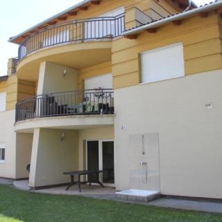 Yellow Sun Apartman, 3 apartman 18 férőhely