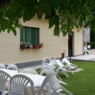 Korona Villa, 7 szoba 25 férőhely