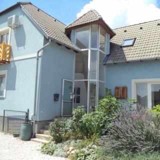 Hullay Apartmanház, 2 apartman 6 férőhely