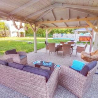 Harangvirág Apartmanház, 3 apartman 12 férőhely