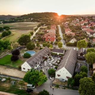 The Houses of History, 24 szoba 96 férőhely