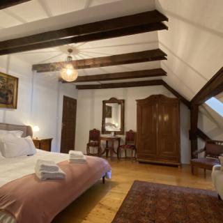 The Houses of History, 24 szoba 96 férőhely