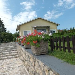 Aradi Nyaralóház, 4 szoba 8 férőhely