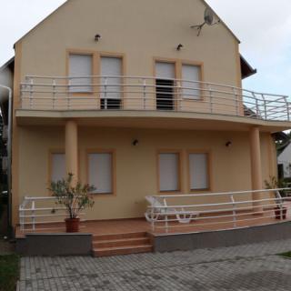 Erkel Panorama Apartman, 4 apartman 16 férőhely