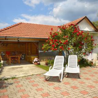 Rózsa Apartmanház, 1 apartman 6 férőhely