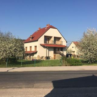 Lájer Apartman, 3 apartman 6 férőhely