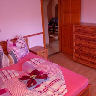 Lájer Apartman, 3 apartman 6 férőhely