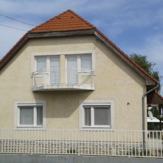 Claudia Apartman, 1 apartman 6 férőhely